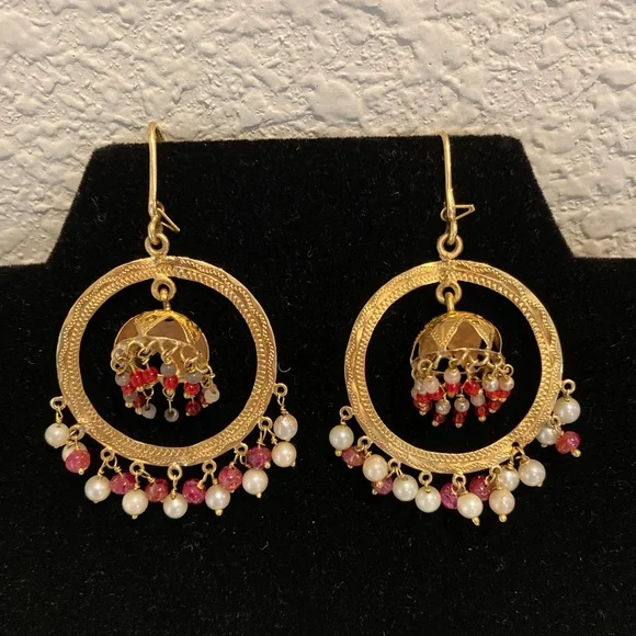 Earrings. Beautiful. Pre Owned. Gold Tone. - Picture 8 of 15